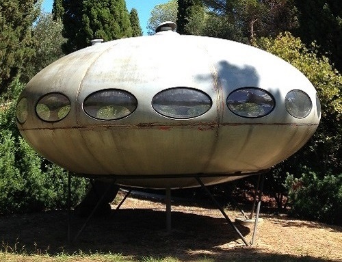 Futuro, Limni, Greece - Comparison With MUDAM